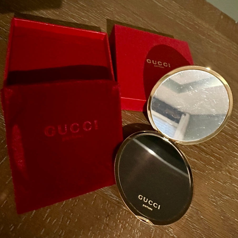 Gucci Monogram Mirror Compact with Velvet Box - Picture 3 of 3